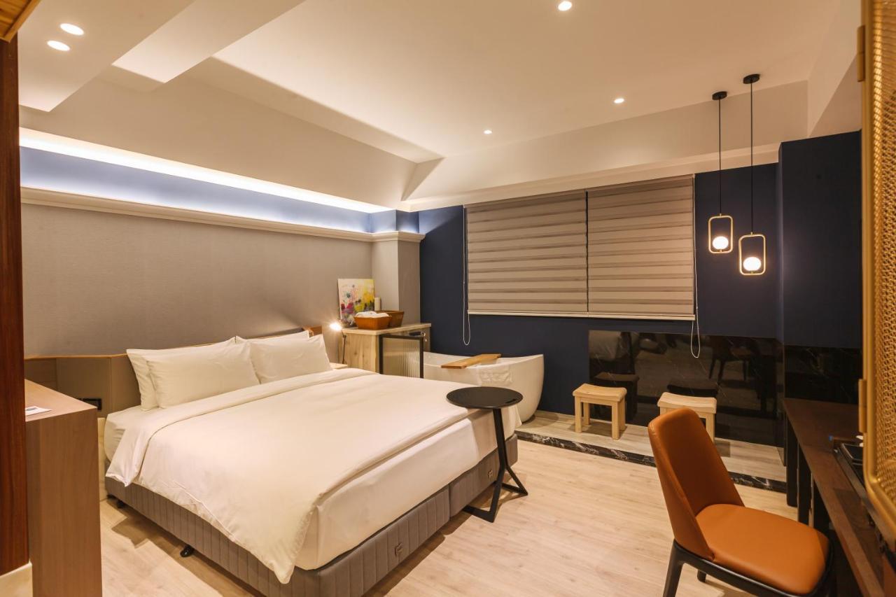 Bed and breakfast 墾丁耳東華苑erdong Manor Extérieur photo